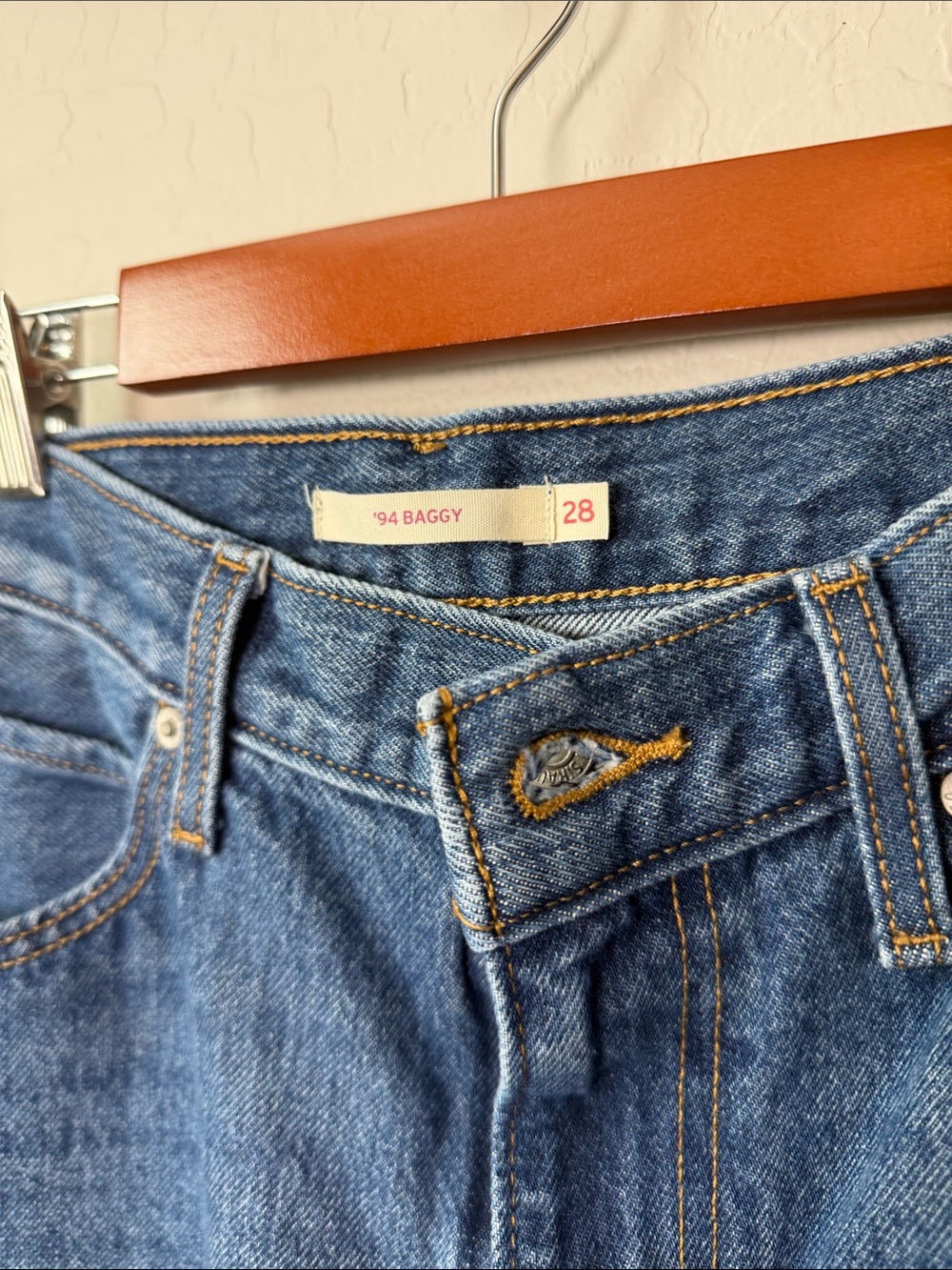 Levi’s 94 Baggy Wide Leg Jeans Size 28 - Picture 3 of 4